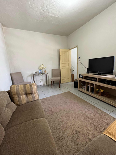 Lote Com Quatro Casas