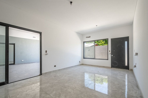 Venta Duplex 2 Amb Con Terraza Y Cochera. Financia