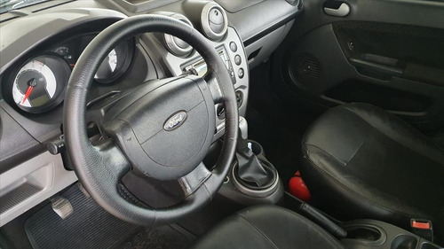 Imagem 6 de 7 de Fiesta 1.6 Mpi Sedan 8v Flex 4p Manual