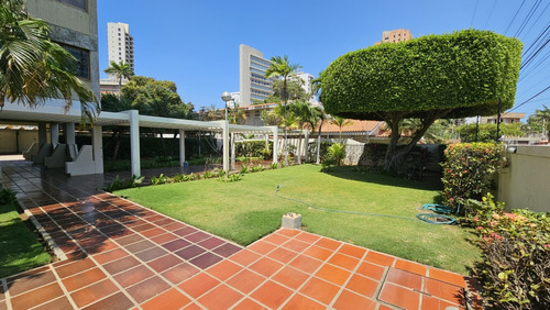 Apartamento En Venta El Milagro Edificio Rogal Hotel Paseo