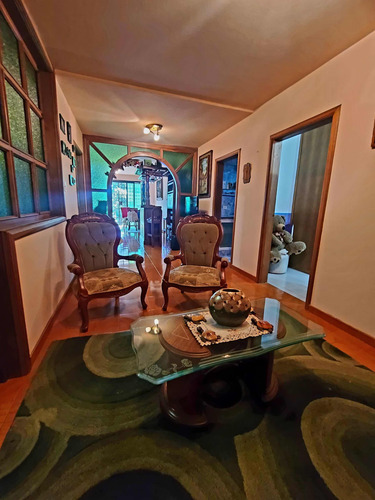 Venta Casa En La Prestigiosa Urb. Los Picachos Los Teques