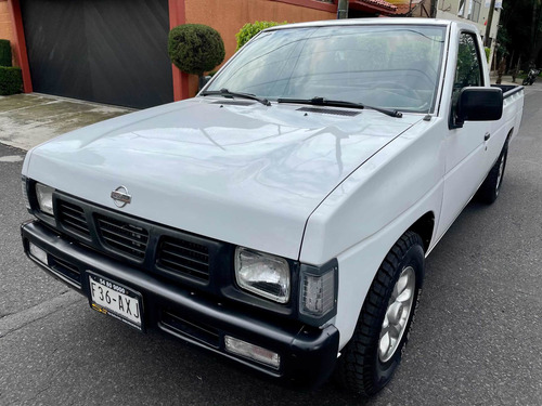 Imagen 1 de 13 de Nissan Np300 Largo Tm5 Mt 1999