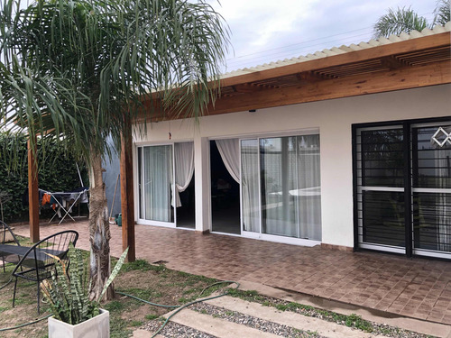 Casa 2 Hab, Garaje Doble Y Amplio Patio Con Pileta