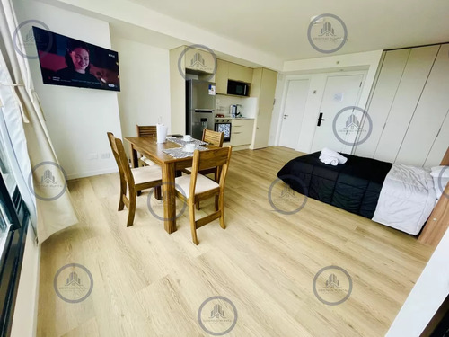 Moderno Monoambiente En Torre Con Servicios Sobre Roosevelt, Punta Del Este