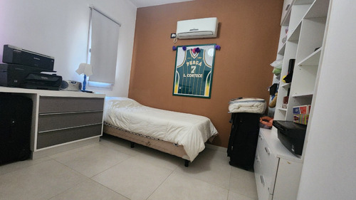 Casa 4 Dormitorios, Pileta , Jardin , Cerca Del Centro