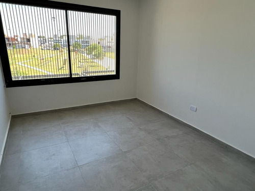 Imagen 11 de 15 de Alquiler En La Calandria - Av. Valparaíso 6590 -duplex 3 Dorm 3 Baños - Seguridad 24hsl