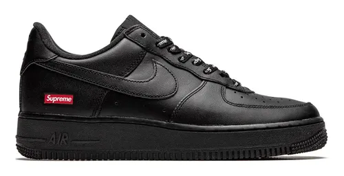 Air force one negras hombre sale