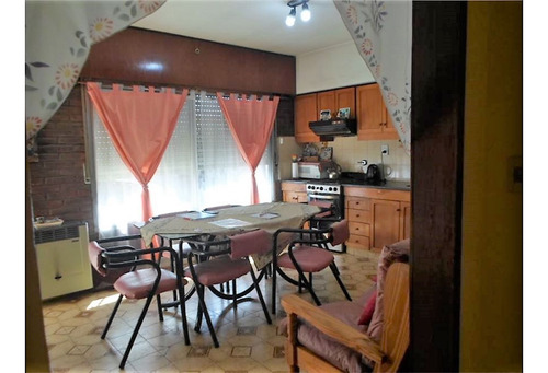 Venta Casa 5 Amb En Lomas Del Mirador Oportunidad
