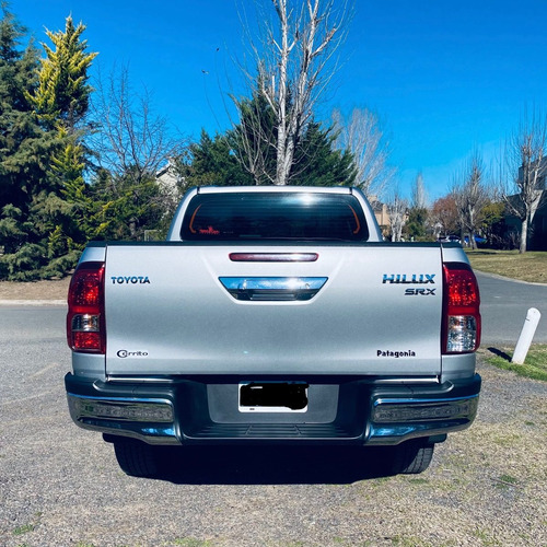 Imagen 10 de 12 de Toyota Hilux 4x4 2.8 Srx