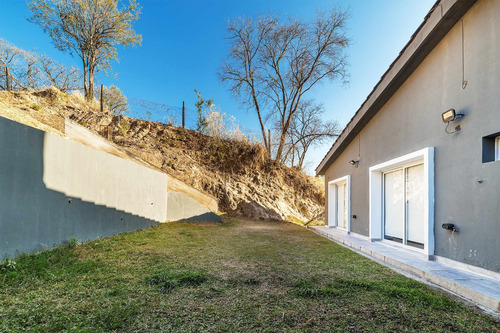 Venta Casa 3 Dorm B° Los Perales 644 M2