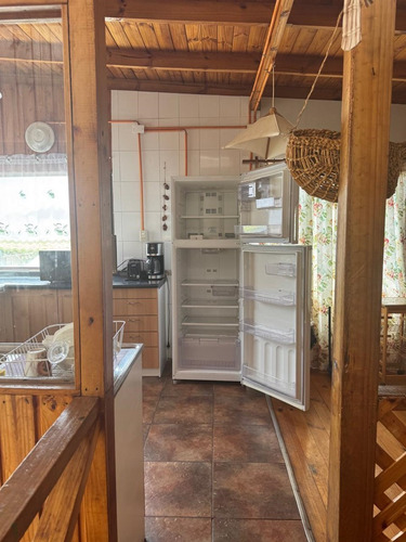Casa En Arriendo De 4 Dorm. 3 Baños Y Estac. En Algarrobo