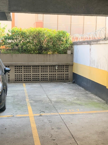 Apartamento À Venda Na Avenida Genaro De Carvalho, Recreio Dos Bandeirantes, Rio De Janeiro - Rj - Liv-11895