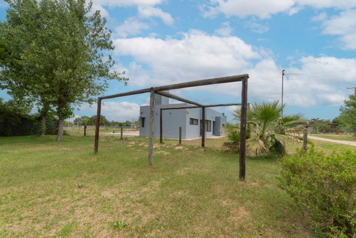 Casa/quinta En Venta De 2 Dormitorios, Arroyo Leyes
