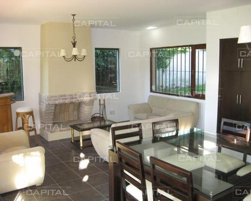 Muy Buena Propiedad En Parada 16 De Playa Mansa! - Ref: 24772