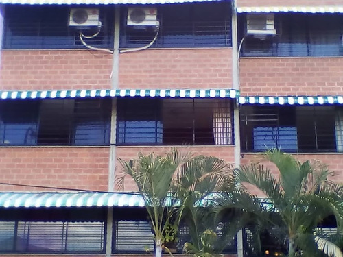 Toldo Aluminio, Reja, Puerta De Baño, Ventana Panorámica