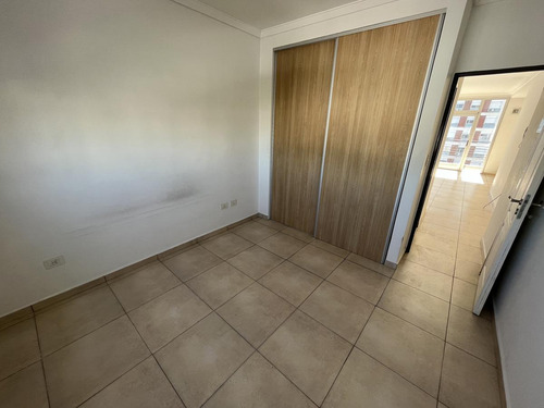 Departamento 2 Ambientes Moderno En Alquiler Con Balcon - Wilde