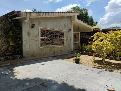 Casa En Campo Alegre, Valencia Estado Carabobo Plc-895
