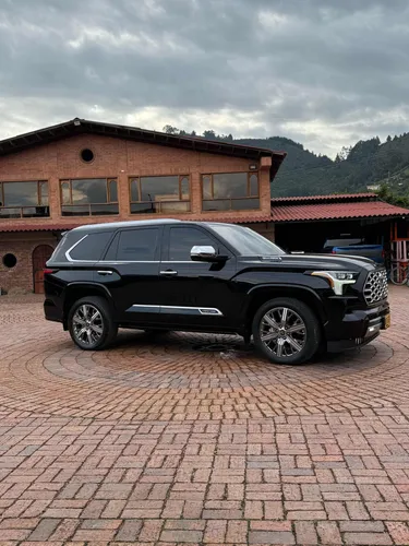 Toyota Sequoia 3.5 V6 Capstone