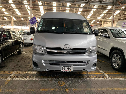 Imagen 2 de 10 de Toyota Hiace 2.7 Bus 15 Pas Std 5 Vel Ac 2013