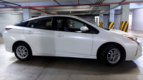Toyota Prius 2018 Sedán Hibrido 29,500kms