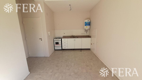 Imagen 2 de 25 de Venta De Departamento 2 Ambientes Con Patio En Wilde (22275)
