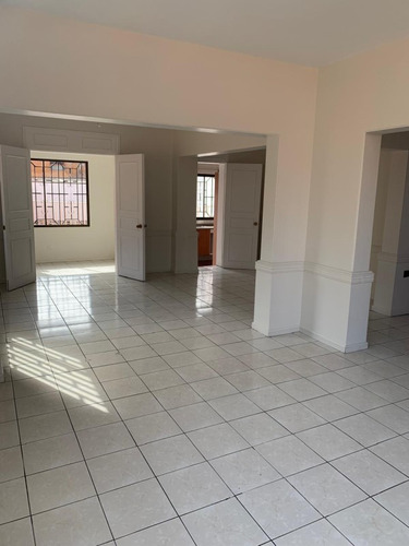 Amplia Y Remodelada Casa En Venta| Sector Parque Brasil