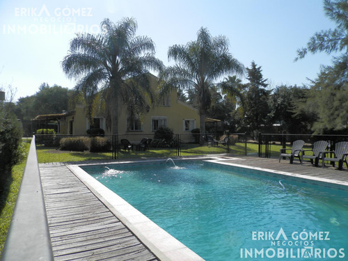 Complejo Turistico Funcionando En Venta, Ubicacion Unica En Colon, Er