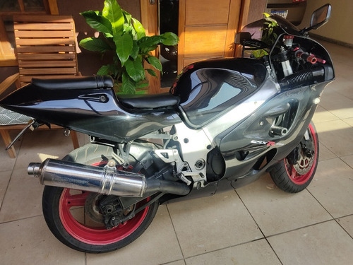 Imagem 6 de 10 de Suzuki Gsx-r 750