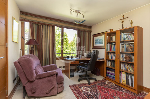 Departamento En Venta De 5 Dorm. En Las Condes