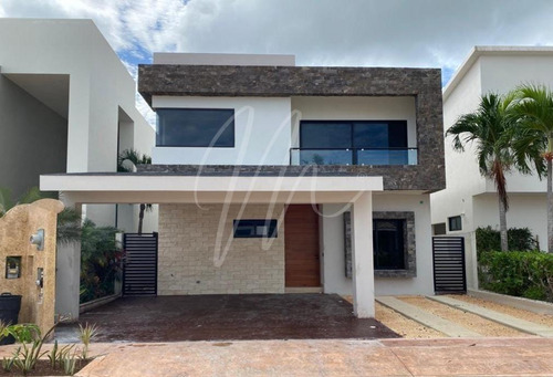 Casa En Venta En Lagos Del Sol, En Cancun