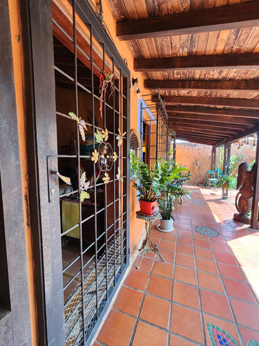 Amplia Casa Estilo Chana, La Comarca