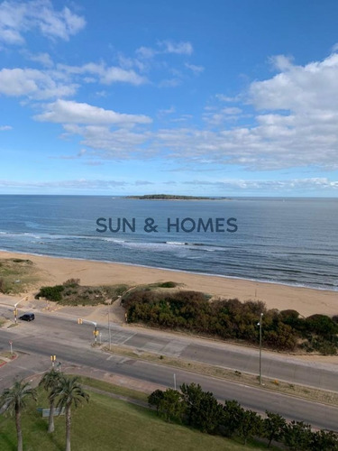 Imagen 17 de 20 de Frente Al Mar, Espectacular Apartamento Esquinero Disponible A La Venta Con Divinas Vistas Panorámicas A Los Atardeceres De La Mansa Y Punta Ballena.