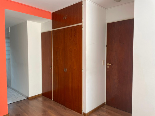 Venta Departamento Monoambiente Semipiso Con Balcón Castelar