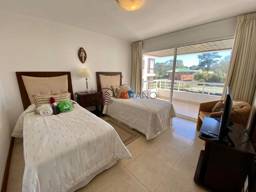 Imagen 19 de 30 de Apartamento 3 Dormitorios En Primera Línea, Playa Brava, Punta Del Este.