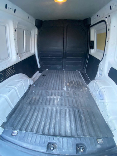 Imagen 9 de 12 de Volkswagen Caddy 2016 1.6 Base Mt