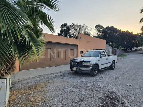 Casa De 664 M2 En Sumiya Jiutepec Morelos $10,800,000.00 Mxn