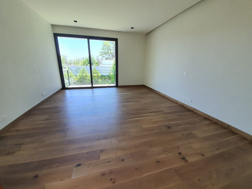 Imagen 25 de 30 de De Revista Casa Nueva En Venta, Vistahermosa, Calle Cerrada