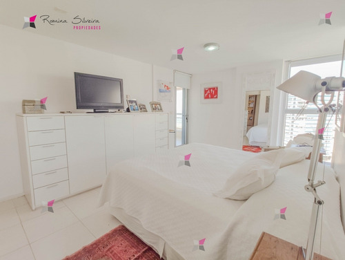 Apartamento En Venta En Playa Brava, Punta Del Este- Ref: 9491