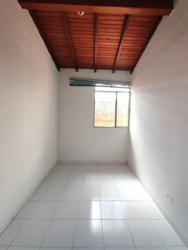 Casa En Arriendo En Prados Del Este. Cod A30234
