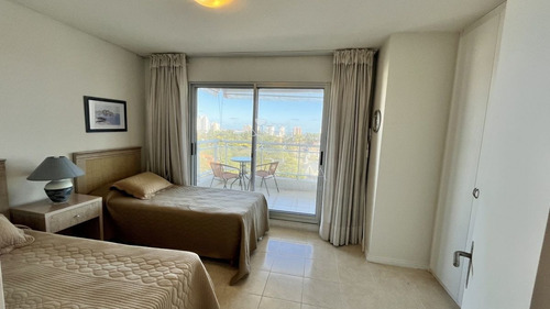 Imagen 11 de 13 de Venta Departamento 3 Dormitorios Con Garage - Punta Del Este Roosevelt