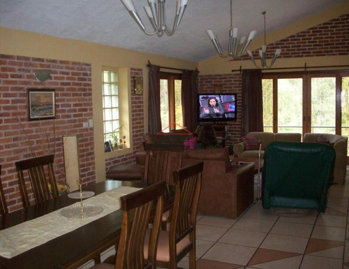 Casa En Beverly Hills, 4 Dormitorios *- Ref: 3576