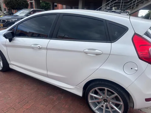 Ford Fiesta 1.6 Hatchback Se