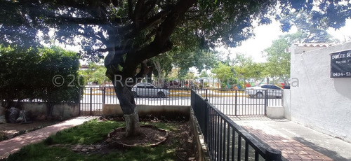 *al/¡una Joya En Venta! Casa En El Centro Barquisimeto Lara, Venezuela/arnaldo López/ # 25-12156 /656 M²