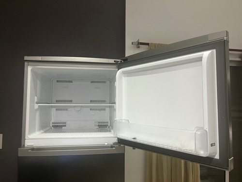 Heladera Atma Hnf420x Acero Inoxidable No Frost Gris Oscuro (Usado)