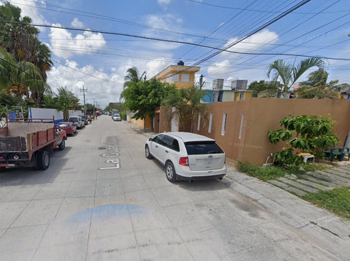Casa En Venta Adjudicada Ubicada En La Guadalupana, Cancún, Q.r. Sk04