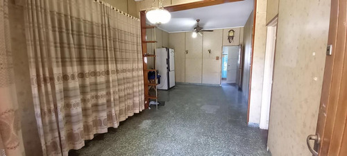 Imagen 3 de 12 de Casa Con 2 Dormitorio Y Fondo Verde - Perito Moreno Al 1700 - Villa Luzuriaga