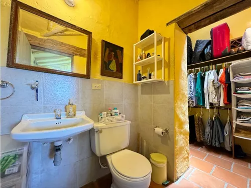Venta Lote De 19.600 M² En La Ceja Con 3 Viviendas, Sector Chaparral
