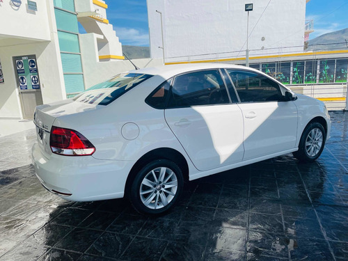 Imagen 4 de 14 de Volkswagen Vento 2019 1.6 Confortline Mt