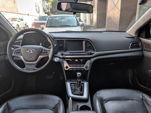 Imagen 6 de 15 de Hyundai Elantra 2.0 Limited Tech Navi At
