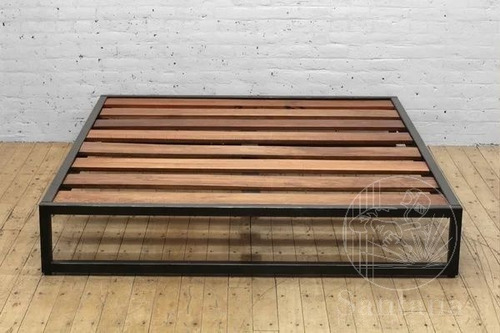 Imagen 4 de 8 de Cama King Size De Hierro Y Madera 2x2m